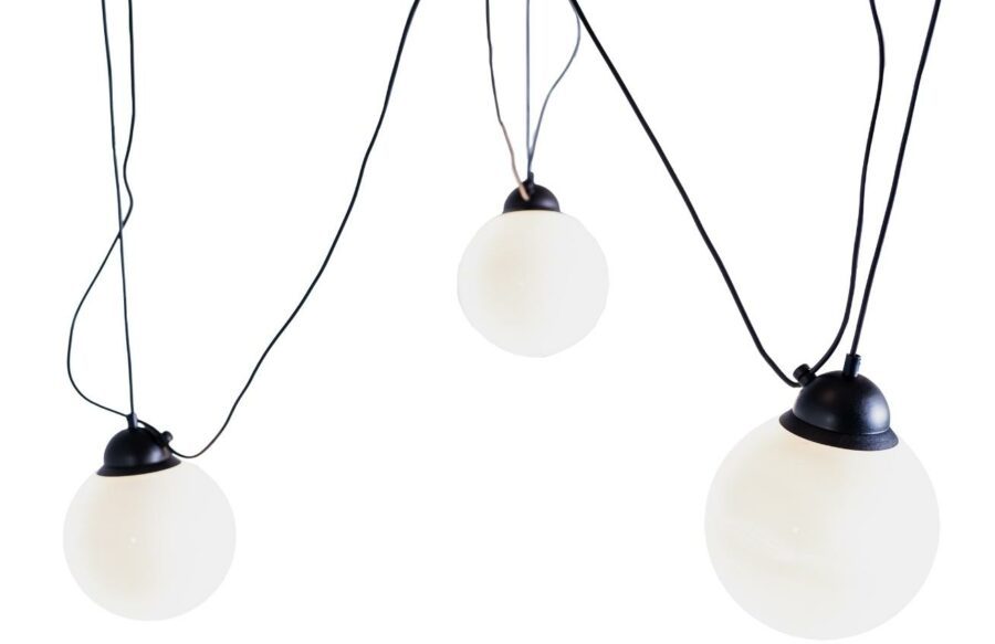 Nordic Design Opálově bílé skleněné závěsné světlo Dion Multi III.